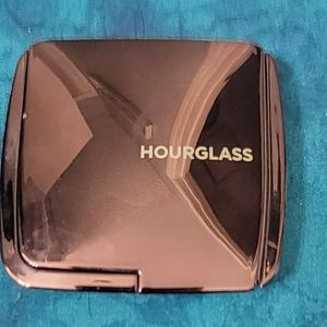 Hourglass Ambient Lighting Powder